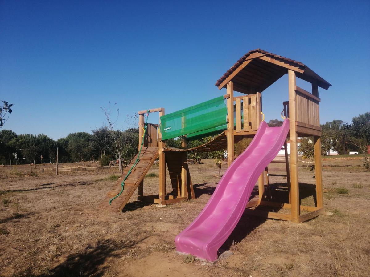 Amor De Crianca São Teotónio Esterno foto